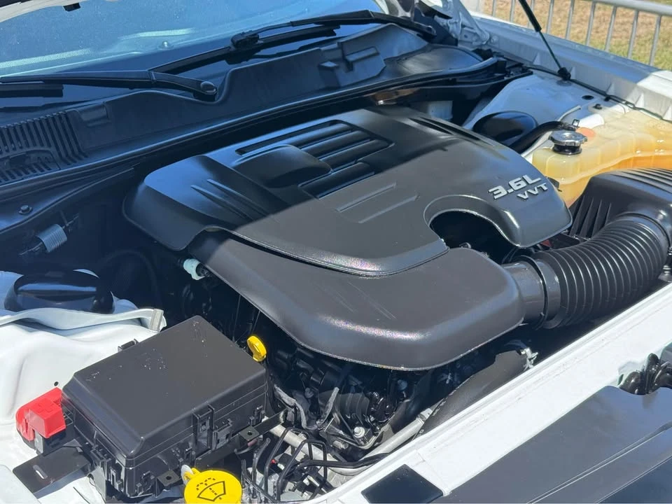 2021 Dodge Challenger 3rd Gen - Image 5 of 10