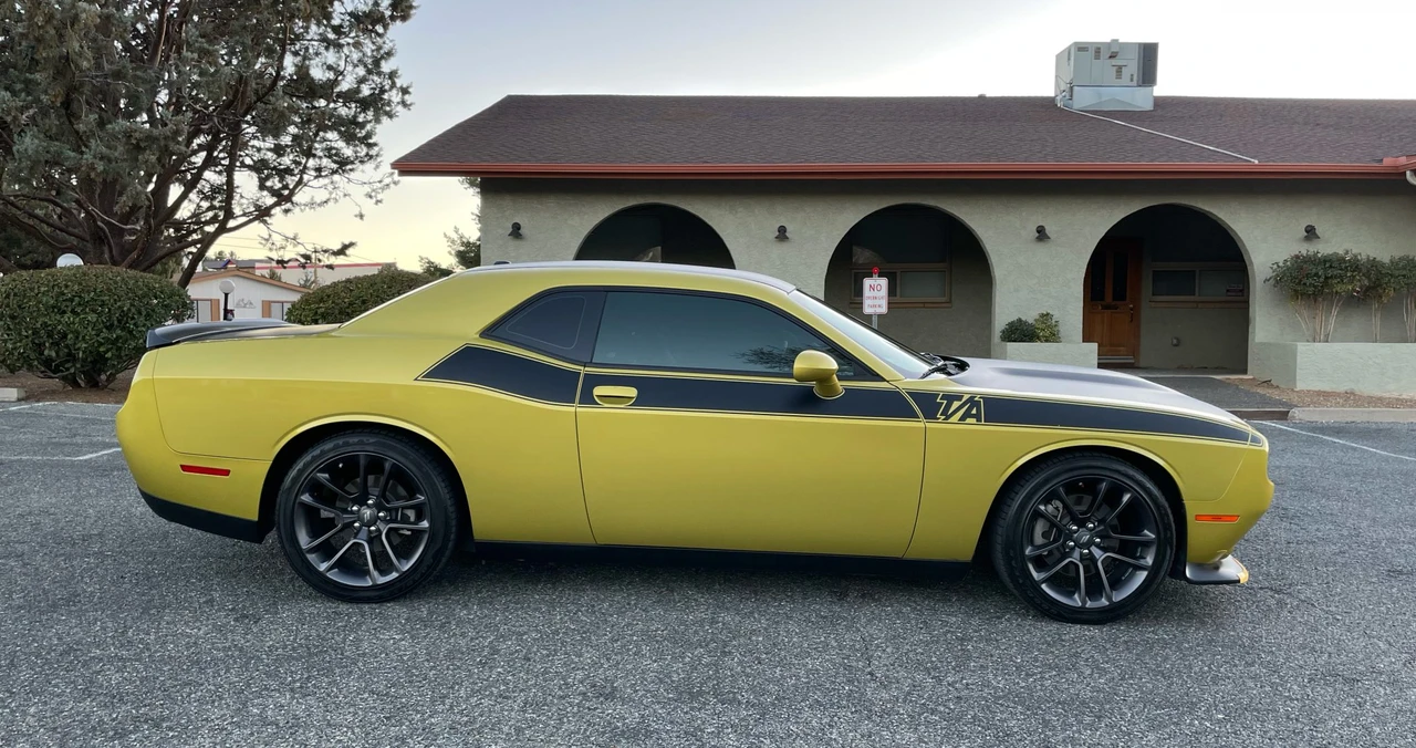 2021 Dodge Challenger 3rd Gen - Image 25 of 31