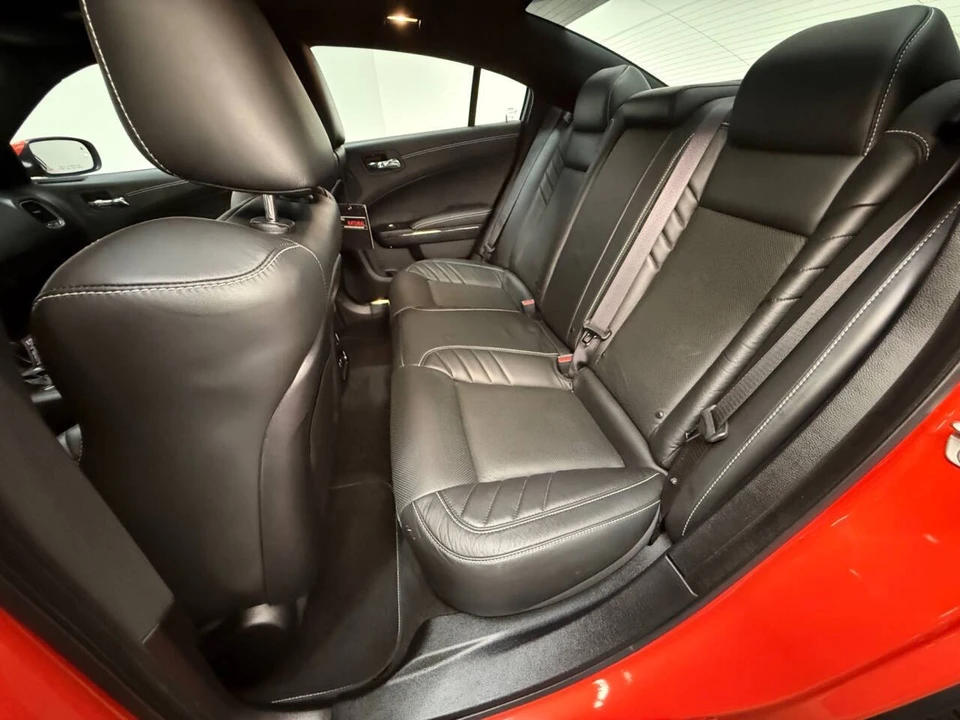 2021 Dodge Charger - Image 24 of 31