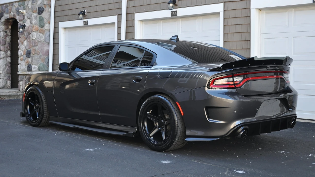 2021 Dodge Charger 7th Gen - Image 17 of 19