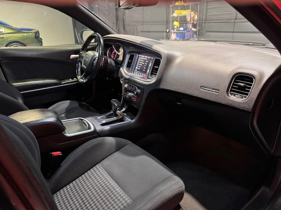 2021 Dodge Charger 7th Gen - Image 17 of 19