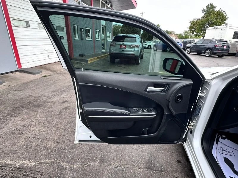 2021 Dodge Charger 7th Gen - Image 15 of 18
