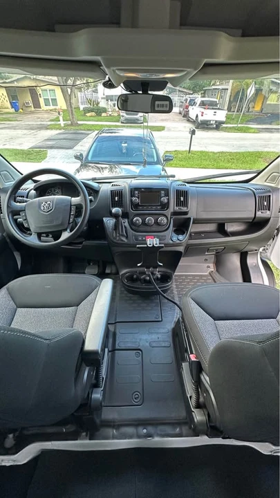 2021 Ram 2500 - Image 7 of 10