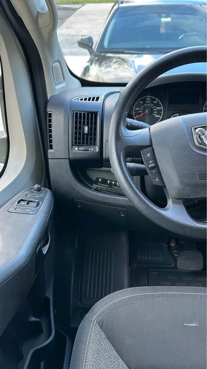 2021 Ram 2500 - Image 8 of 10