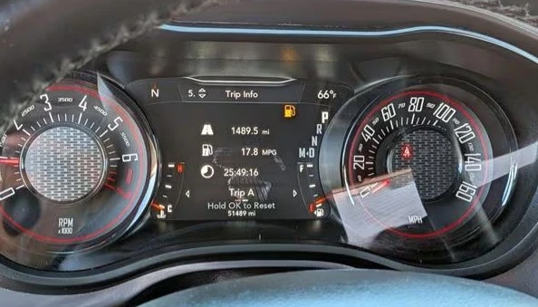 2021 Dodge Challenger 3rd Gen - Image 8 of 12
