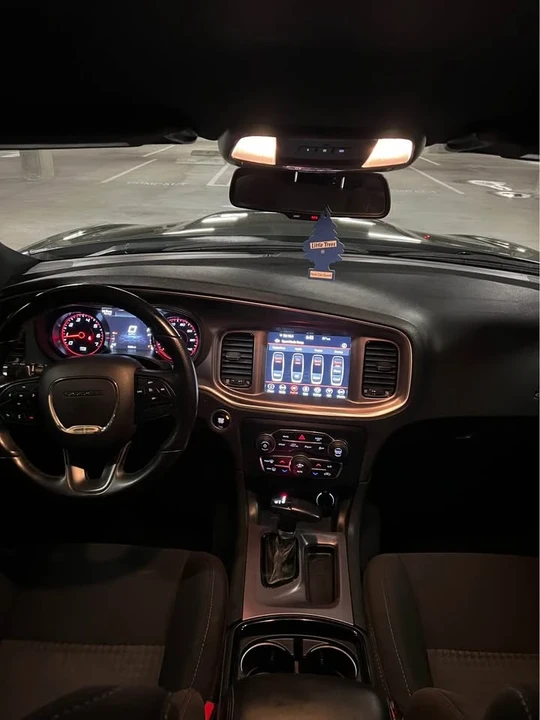 2021 Dodge Charger 8th Gen - Image 13 of 18