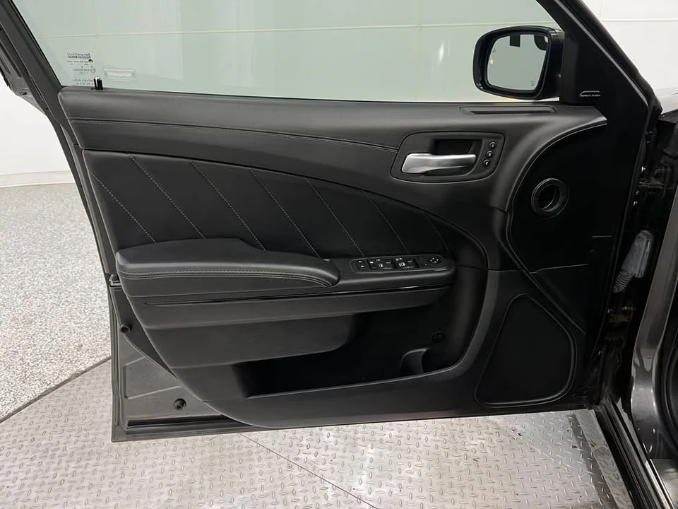 2021 Dodge Charger 8th Gen - Image 15 of 19