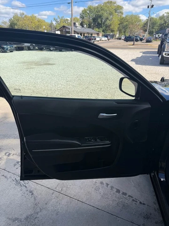 2021 Dodge Charger 8th Gen - Image 5 of 9