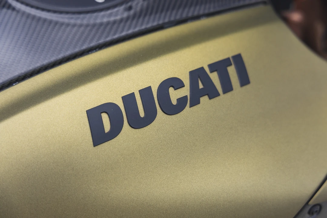 2021 Ducati Diavel - Image 11 of 31