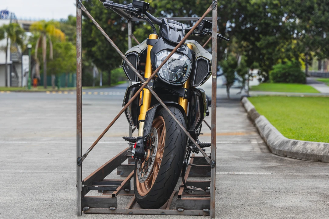 2021 Ducati Diavel - Image 2 of 31
