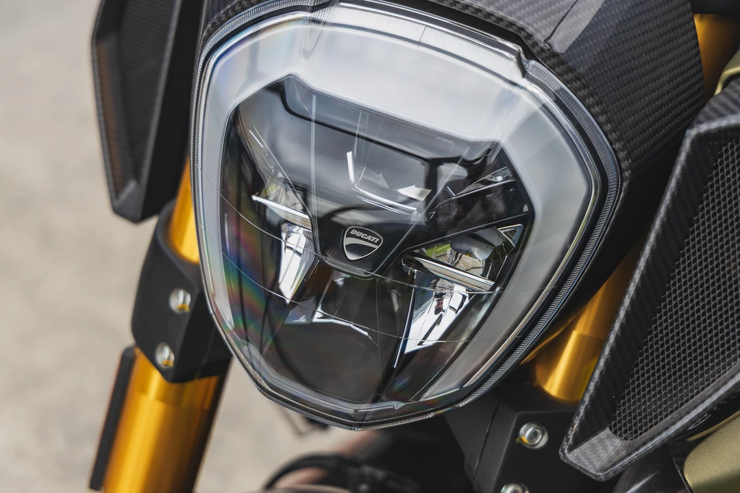 2021 Ducati Diavel - Image 27 of 31