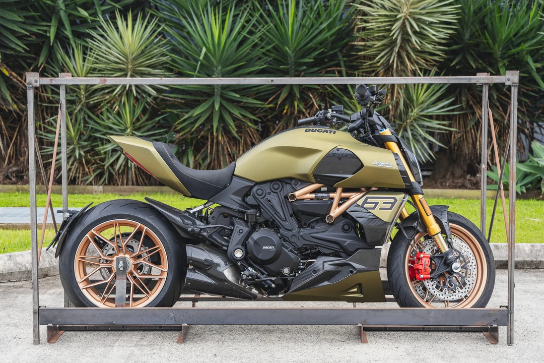 2021 Ducati Diavel - Image 8 of 31