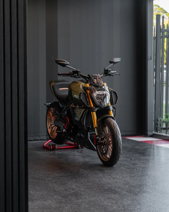 2021 Ducati Diavel - Image 19 of 31