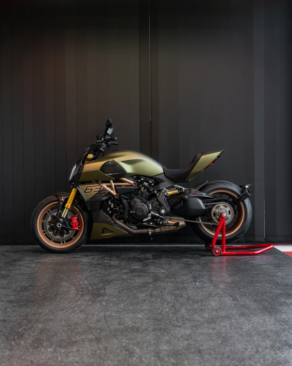 2021 Ducati Diavel - Image 20 of 31