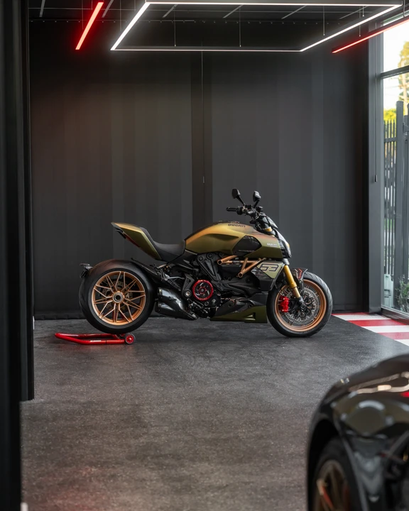 2021 Ducati Diavel - Image 21 of 31