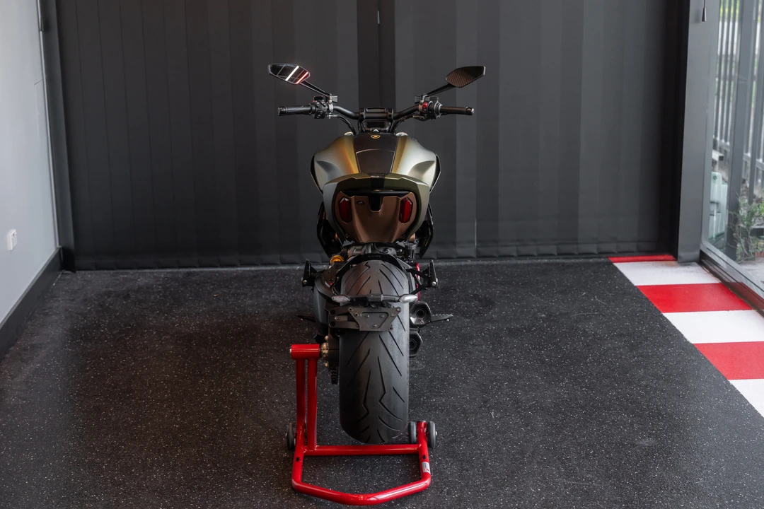 2021 Ducati Diavel - Image 6 of 31