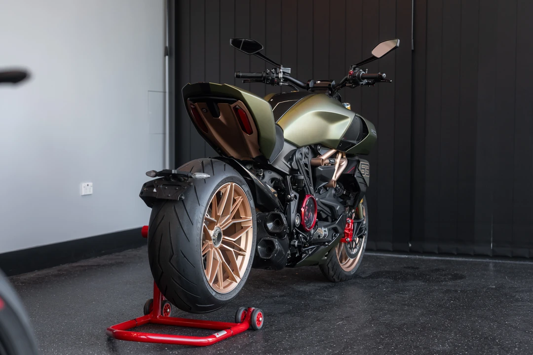 2021 Ducati Diavel - Image 14 of 31