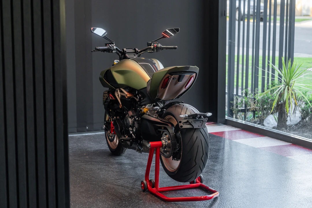 2021 Ducati Diavel - Image 13 of 31