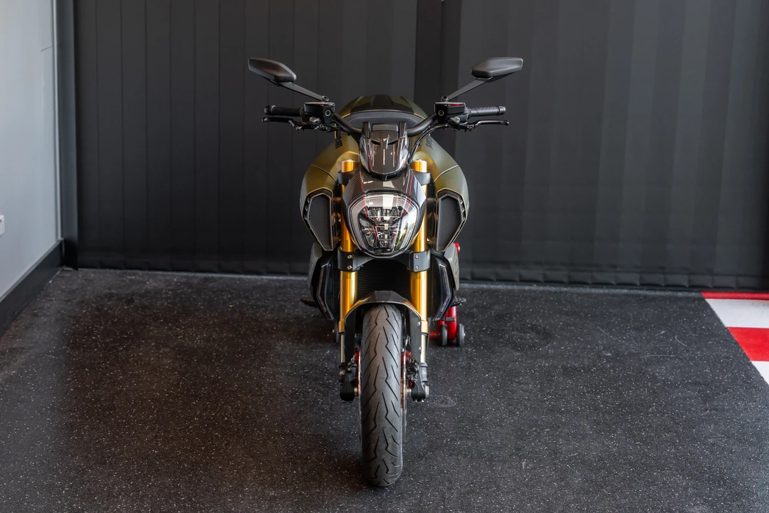 2021 Ducati Diavel - Image 2 of 31