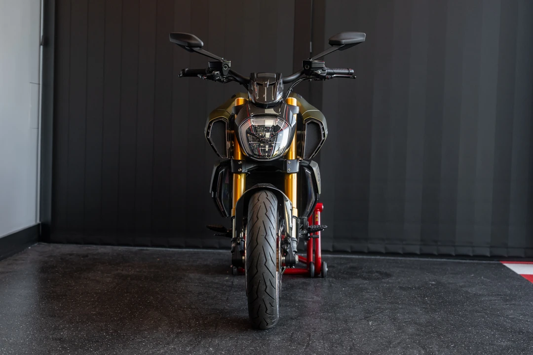 2021 Ducati Diavel - Image 10 of 31