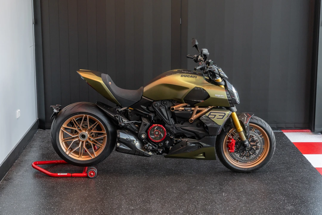 2021 Ducati Diavel - Image 8 of 31