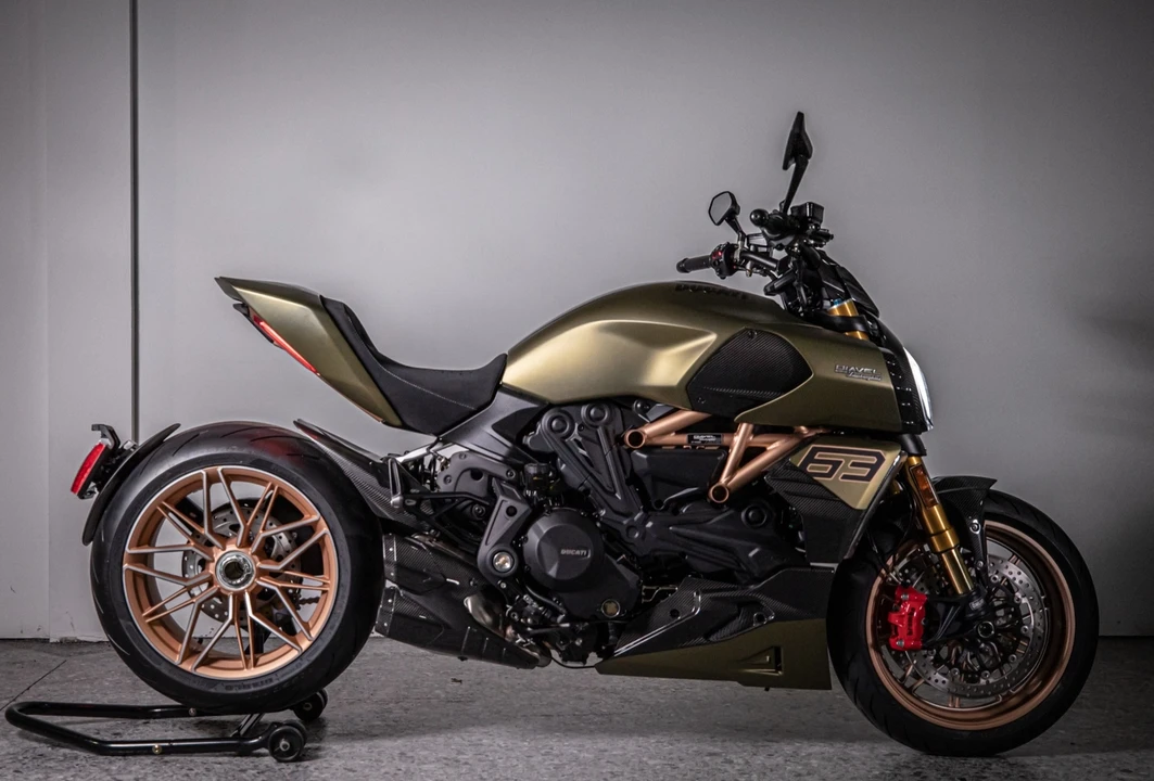 2021 Ducati Diavel - Image 2 of 18