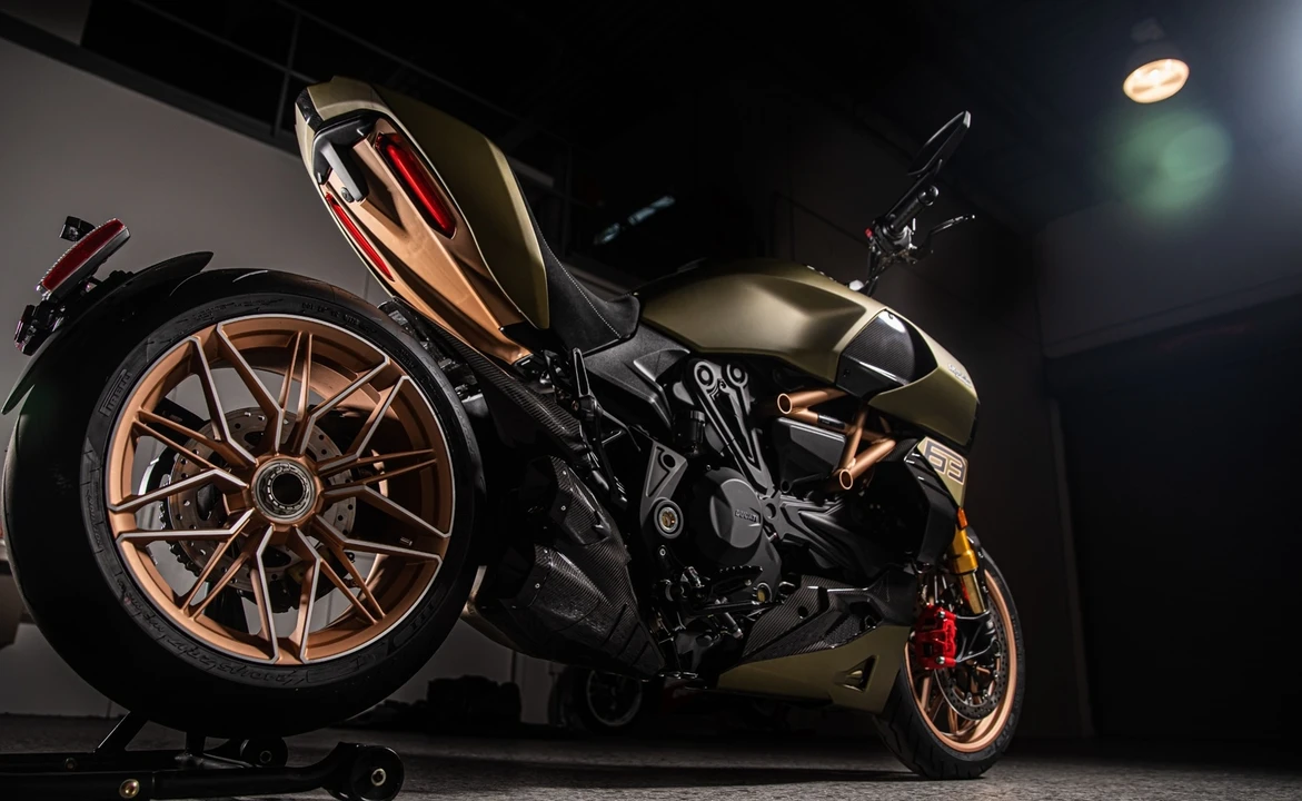 2021 Ducati Diavel - Image 18 of 18