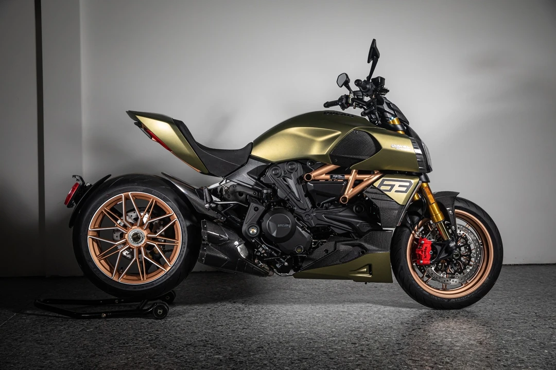 2021 Ducati Diavel - Image 8 of 18