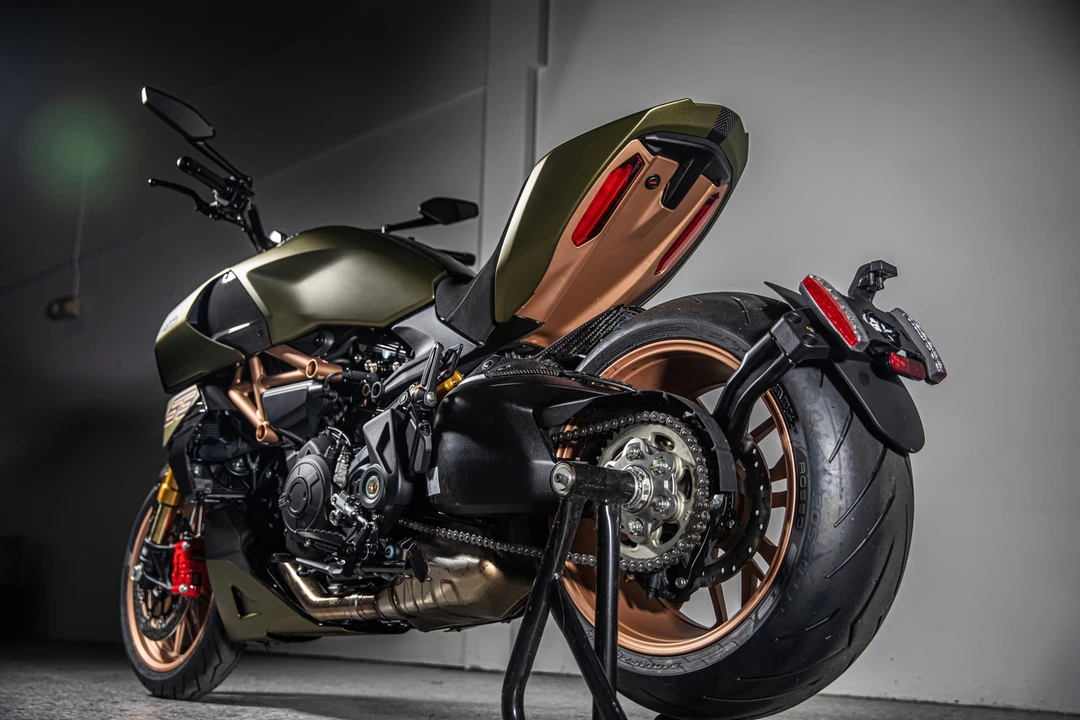 2021 Ducati Diavel - Image 13 of 18