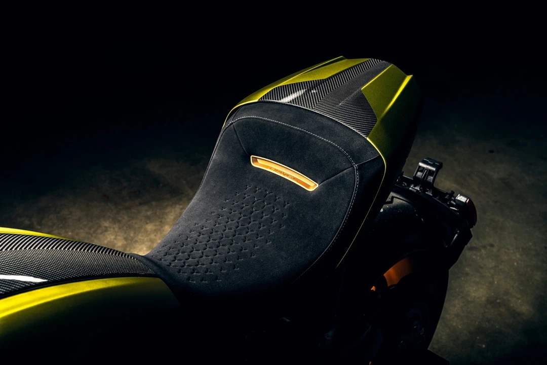 2021 Ducati Diavel - Image 11 of 12