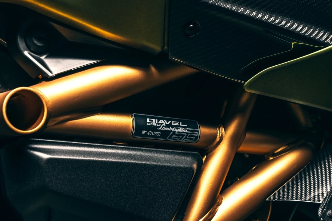 2021 Ducati Diavel - Image 8 of 12