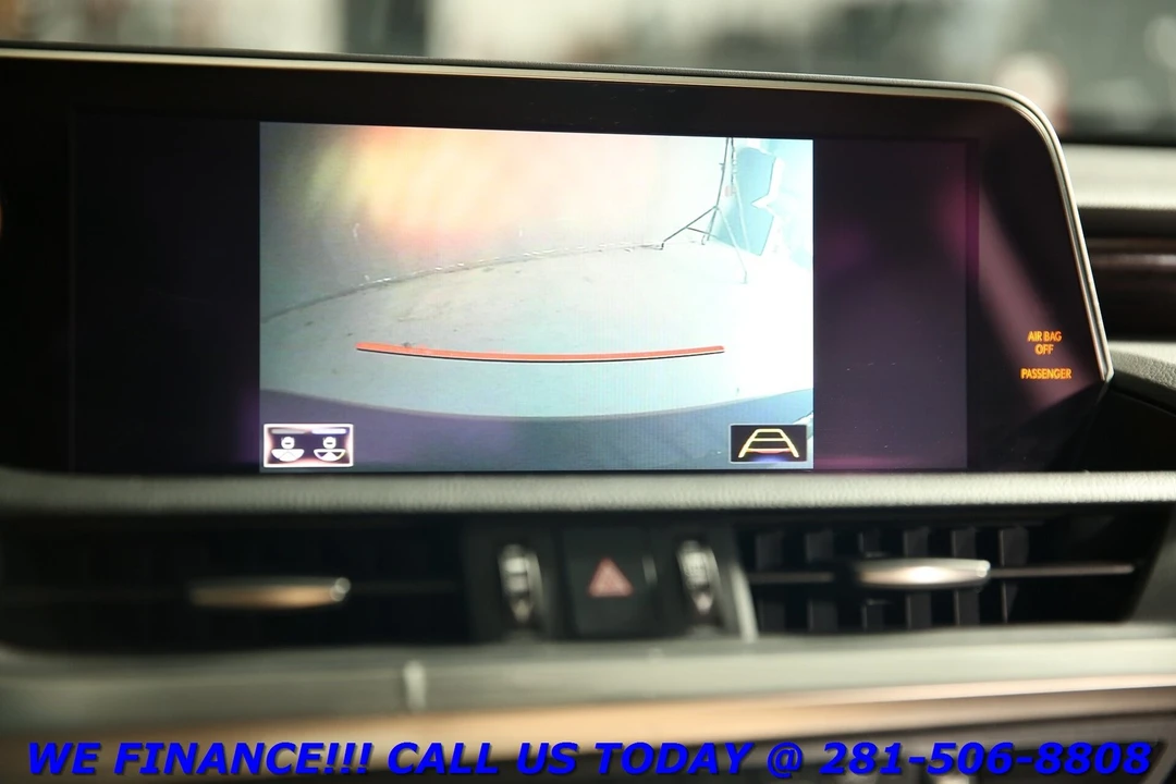2021 Lexus ES 7th Gen - Image 17 of 21