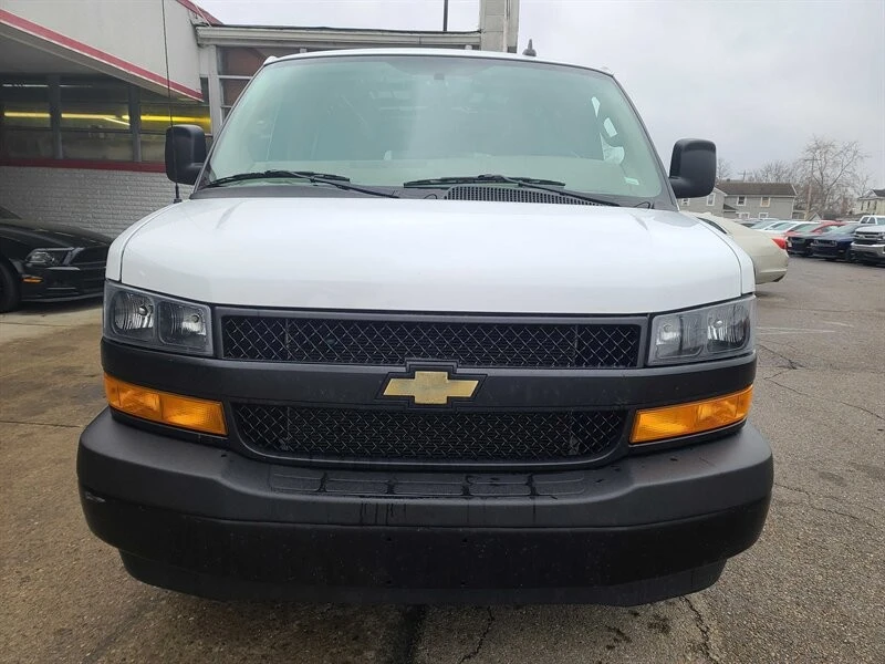 2021 Chevrolet Express - Image 3 of 4