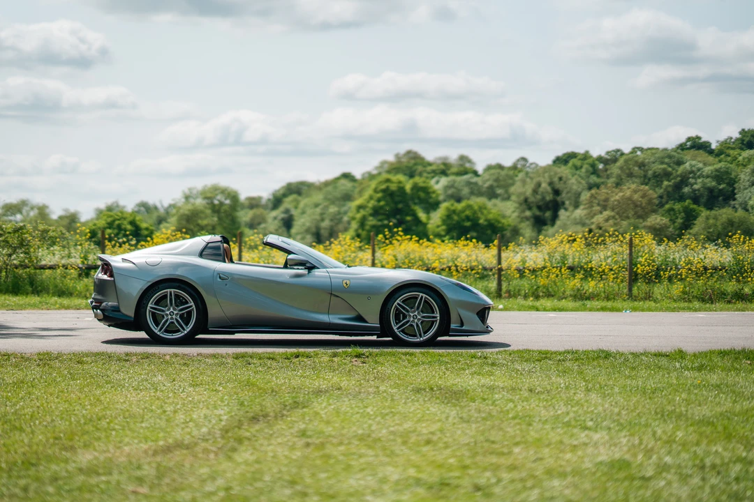 2021 Ferrari 812 GTS - Image 17 of 31