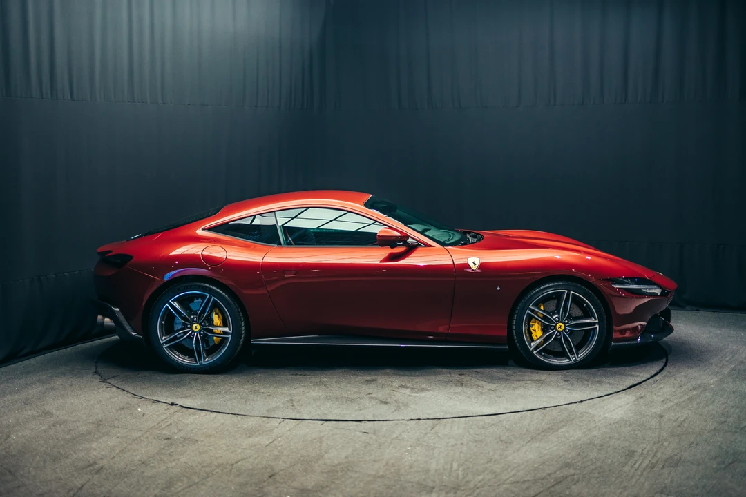 2021 Ferrari Roma - Image 9 of 31