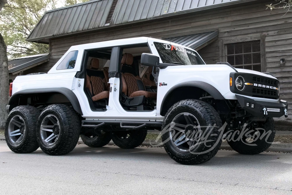 2021 Ford Bronco 6th Gen - Image 11 of 31