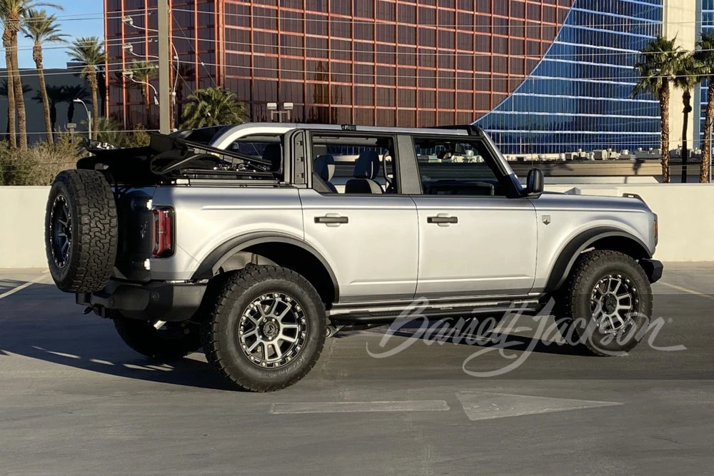 2021 Ford Bronco 6th Gen - Image 10 of 12