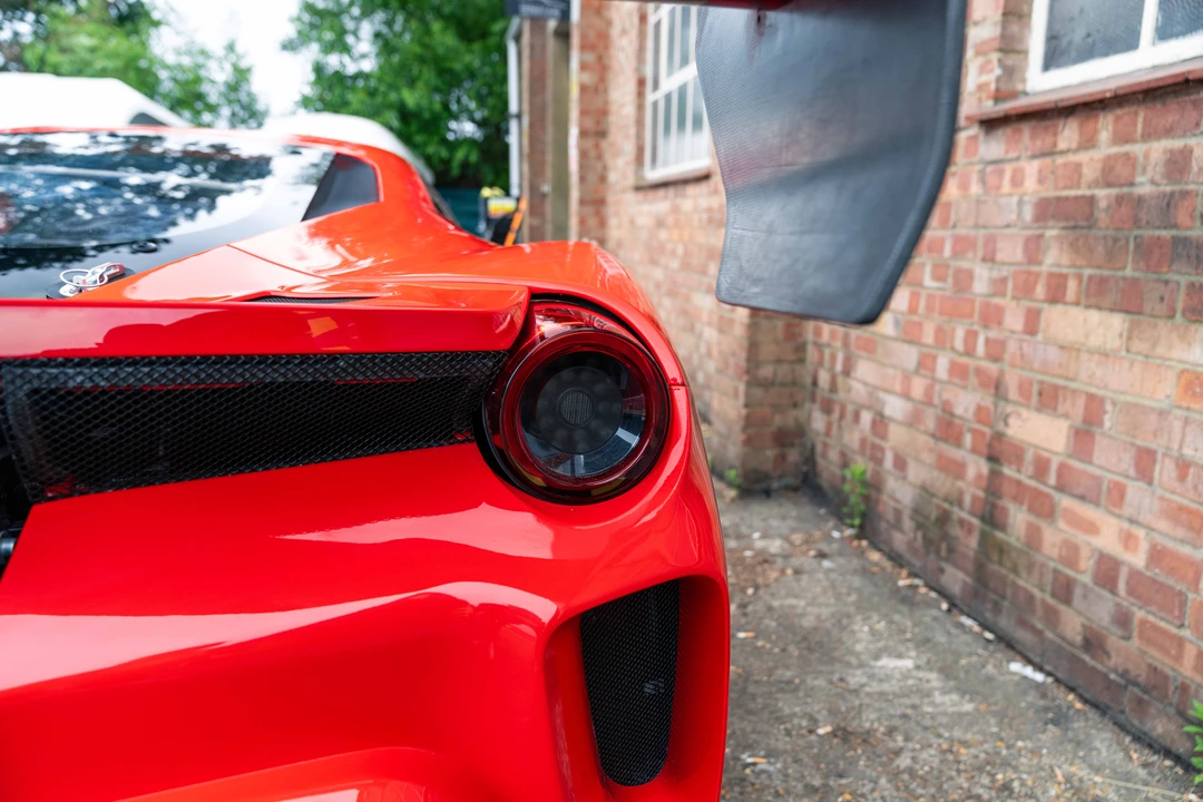 2021 Ferrari 488 - Image 29 of 31