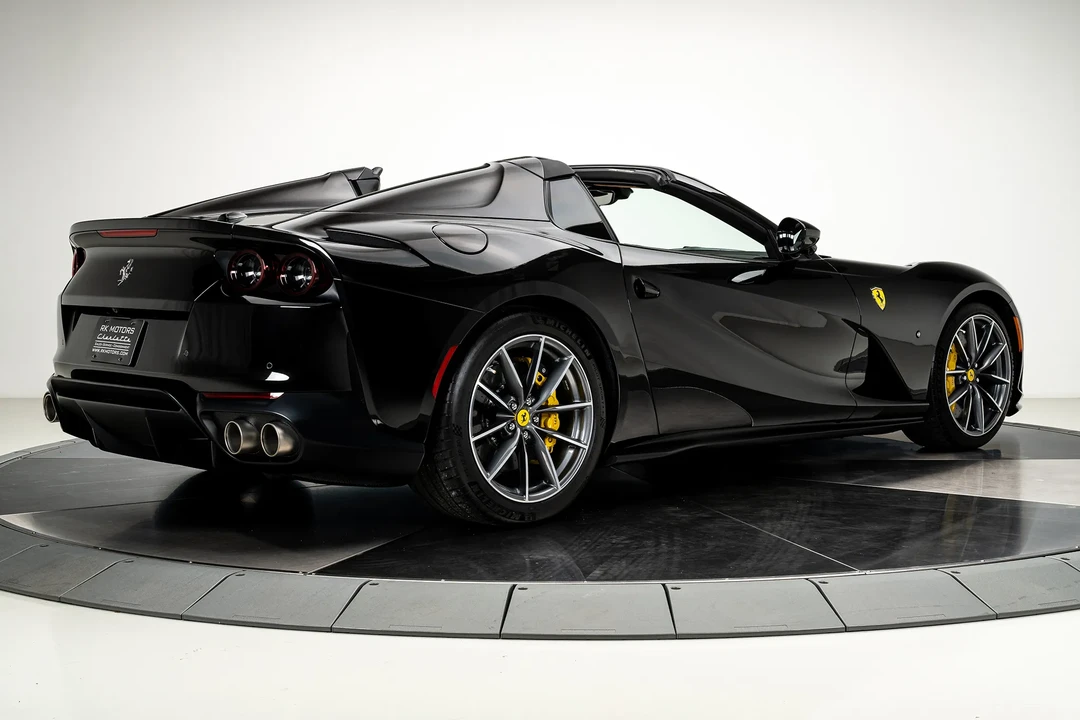 2021 Ferrari 812 GTS - Image 9 of 31