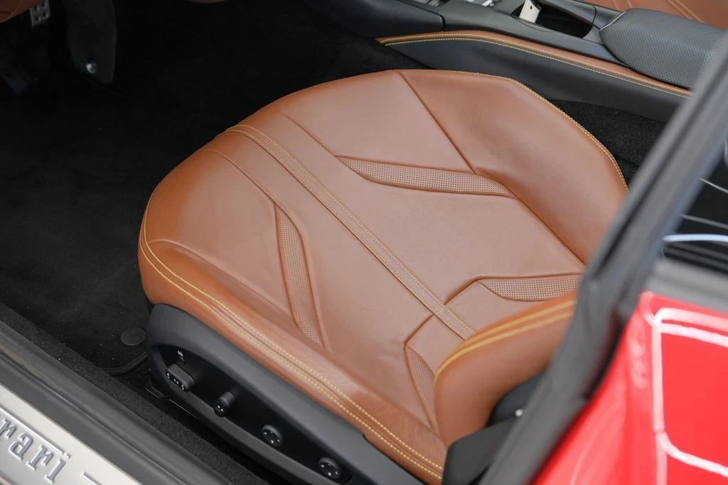2021 Ferrari 812 GTS - Image 12 of 31