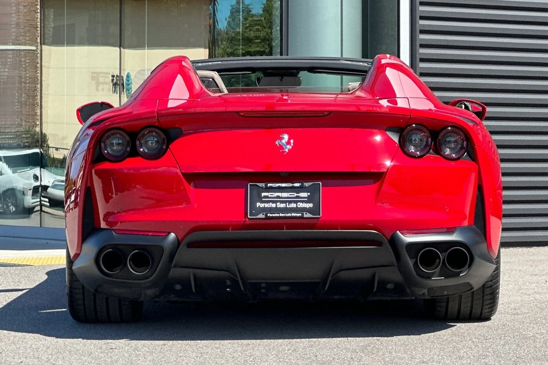 2021 Ferrari 812 GTS - Image 7 of 31