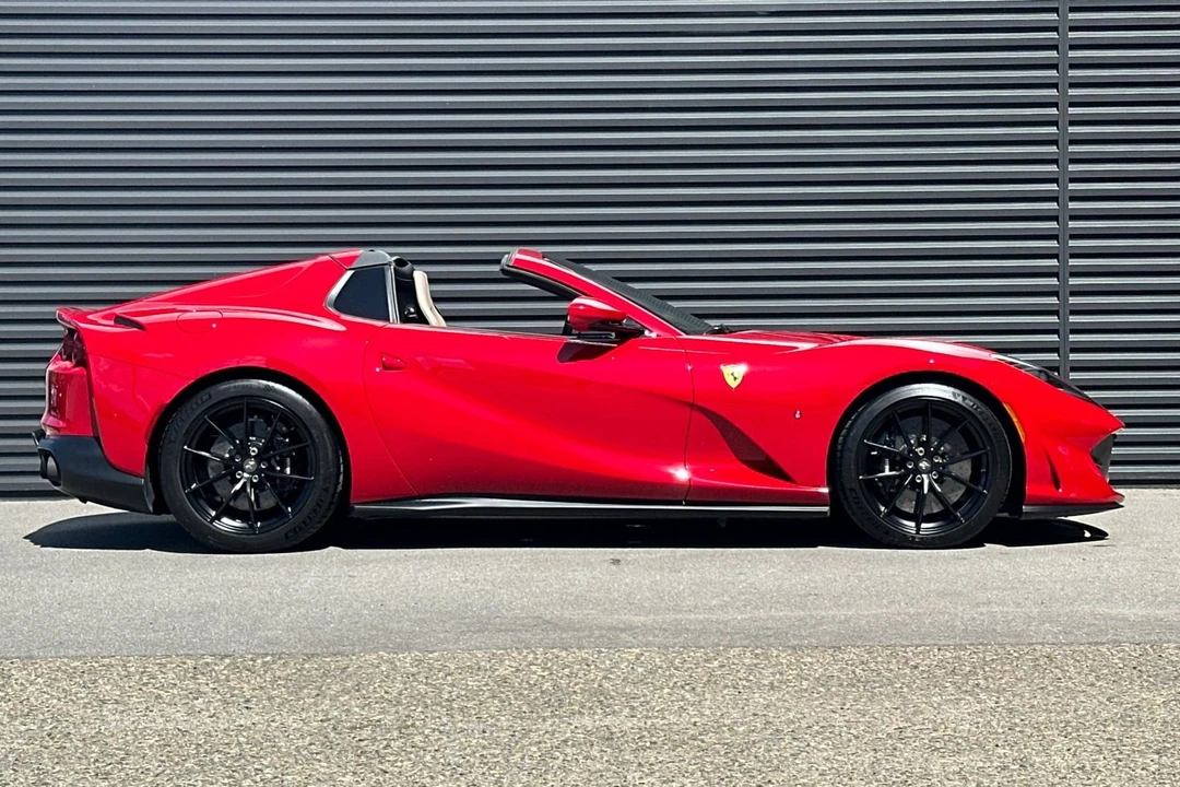 2021 Ferrari 812 GTS - Image 9 of 31