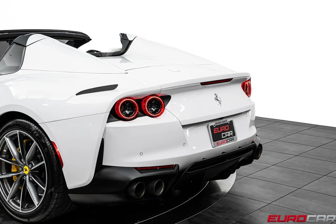 2021 Ferrari 812 GTS - Image 18 of 31