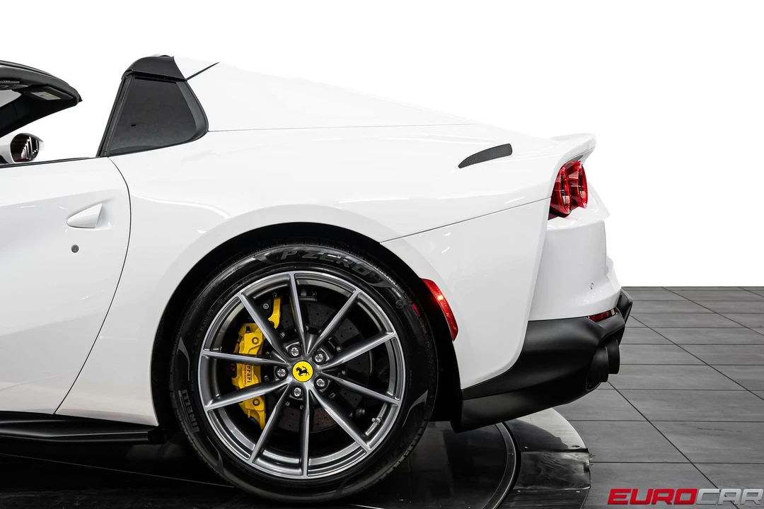 2021 Ferrari 812 GTS - Image 17 of 31