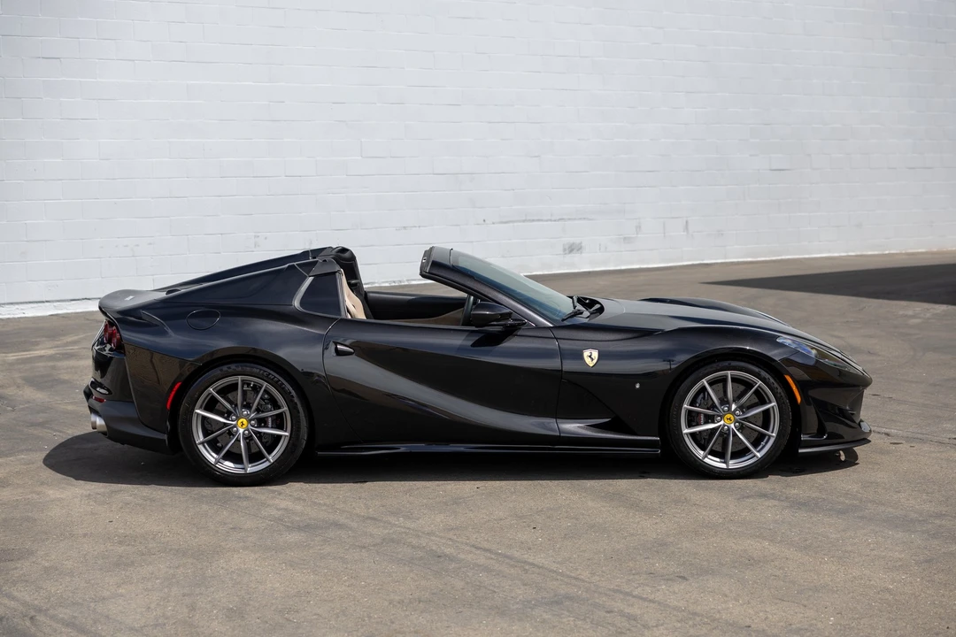 2021 Ferrari 812 GTS - Image 28 of 31
