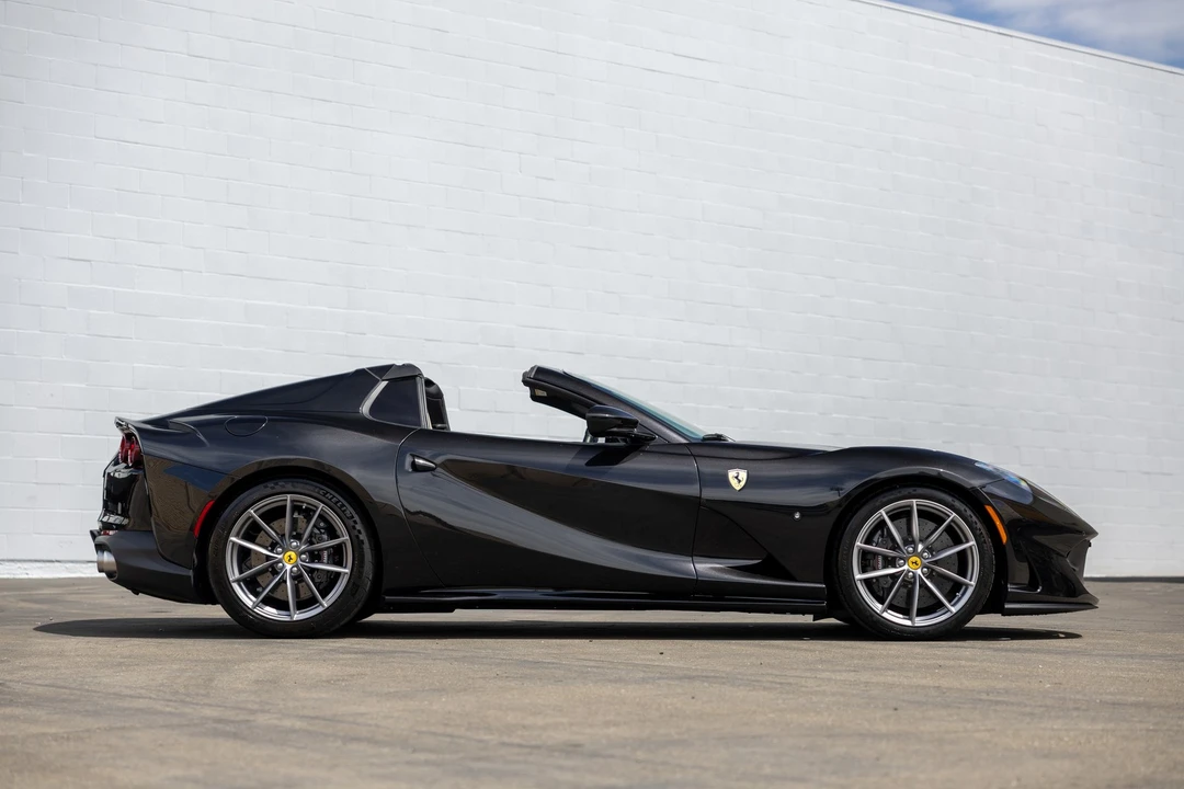2021 Ferrari 812 GTS - Image 27 of 31