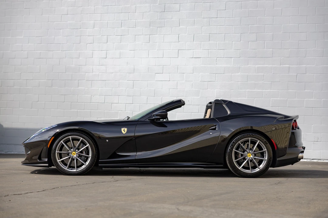 2021 Ferrari 812 GTS - Image 11 of 31