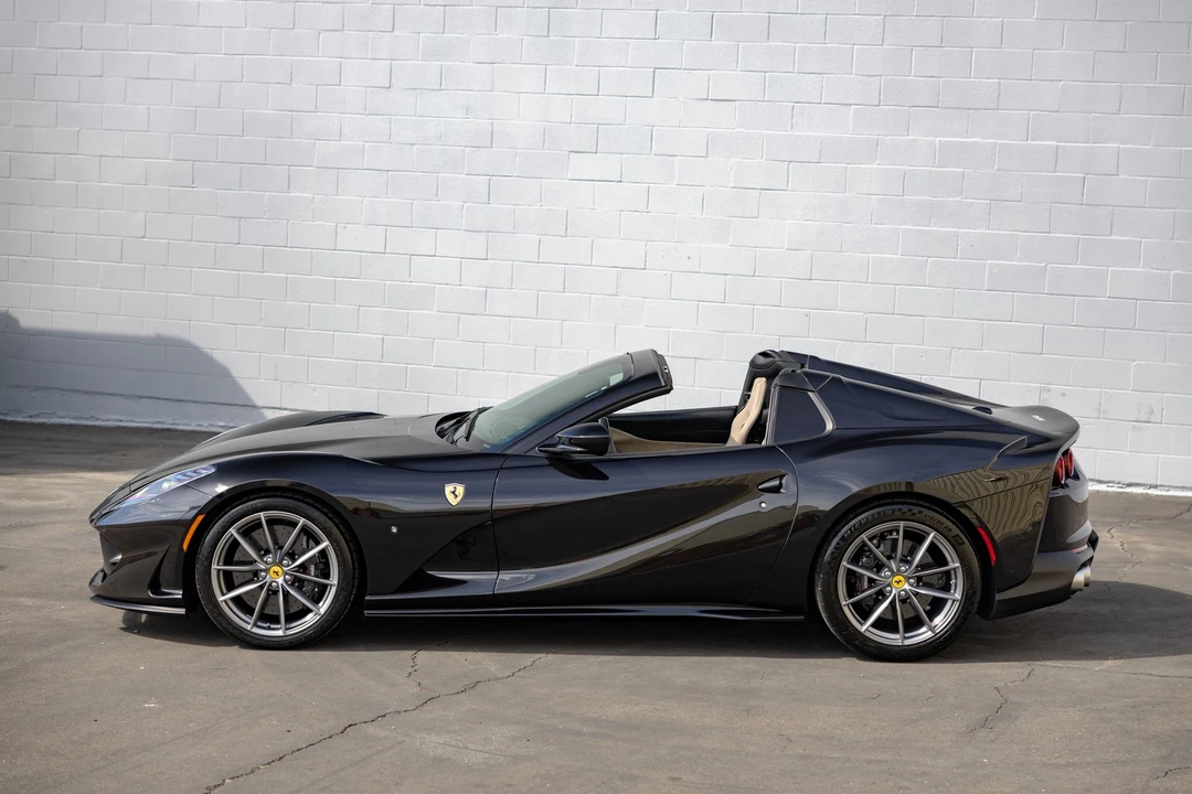 2021 Ferrari 812 GTS - Image 12 of 31