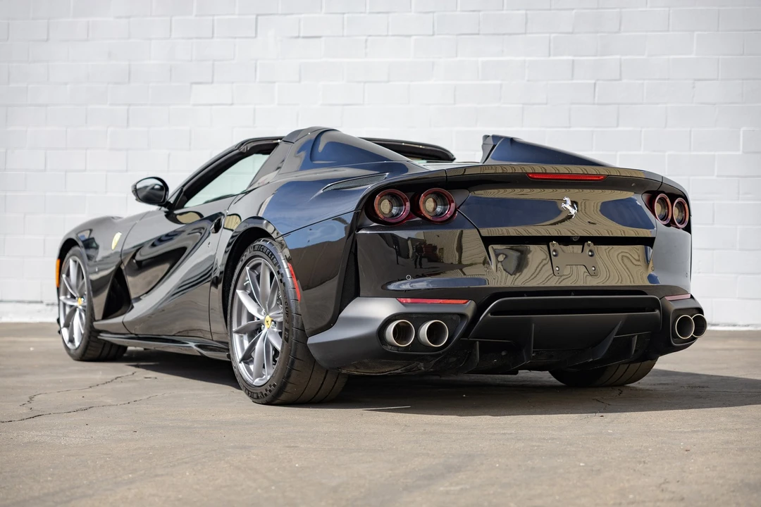2021 Ferrari 812 GTS - Image 17 of 31