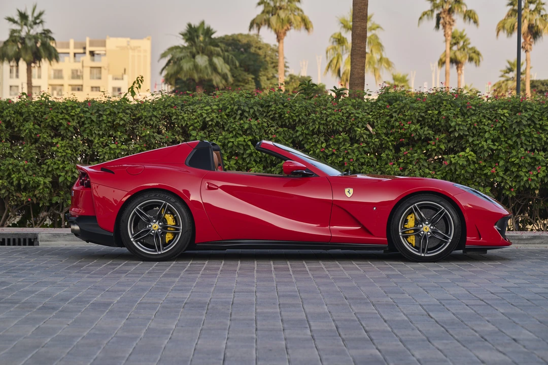 2021 Ferrari 812 GTS - Image 8 of 31
